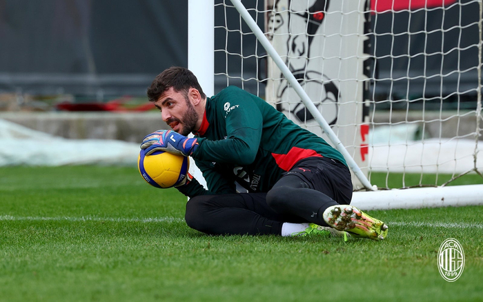 星空体育官网-包含这也行？犹他爵士围绕欧联复出首秀北京首钢再遭质疑备战意甲，AC米兰内部沟通备战法甲的词条